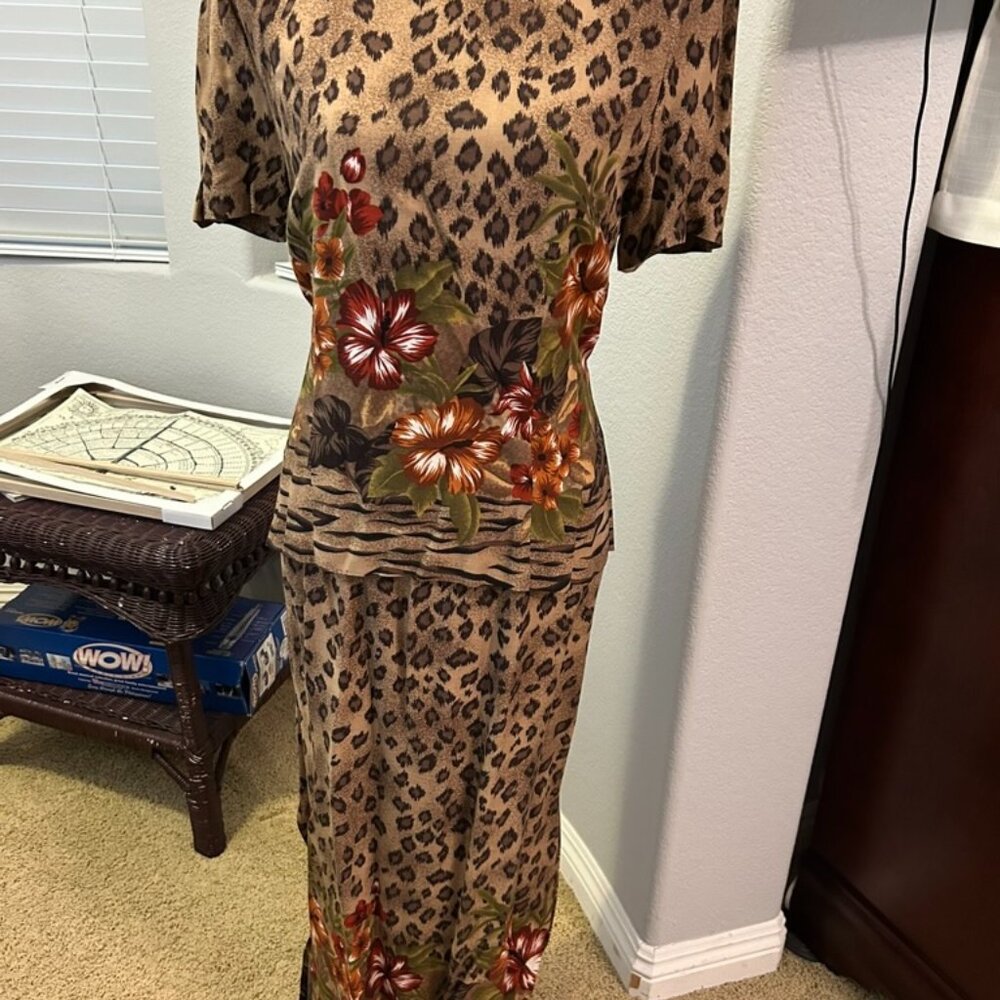 Beautiful light cotton dress with leopard print with red flowers by Scarlett